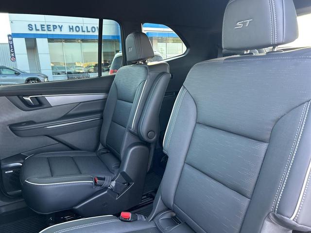 Photo of 2025 Ebony Twilight Metallic Buick Enclave
