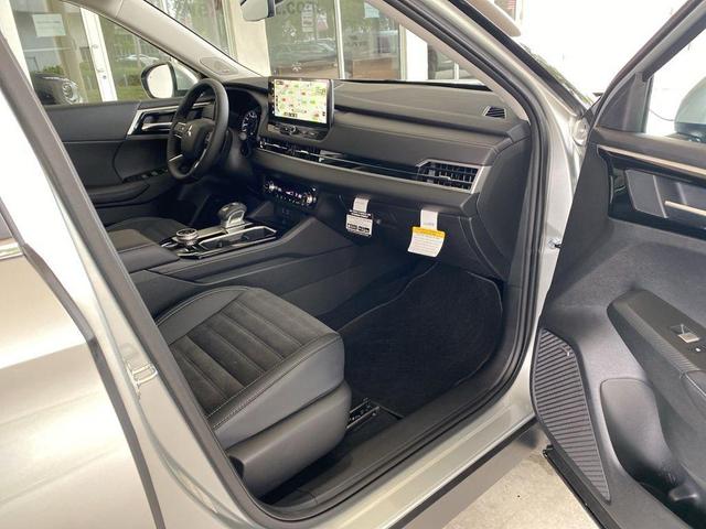 Photo of 2025 Alloy Silver Metallic Mitsubishi Outlander