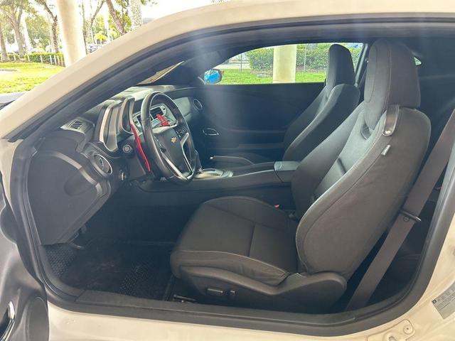 Photo of 2015 Summit White Chevrolet Camaro