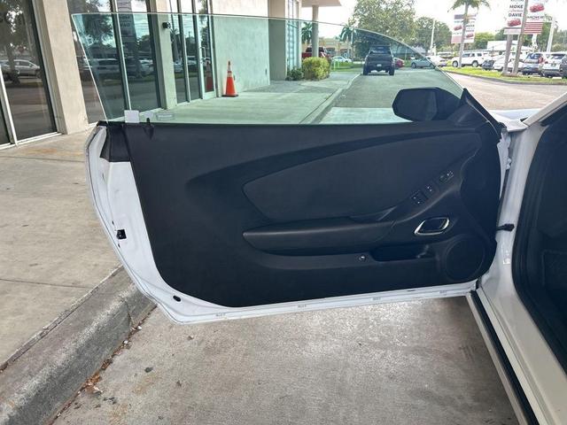 Photo of 2015 Summit White Chevrolet Camaro