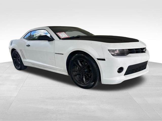 Photo of 2015 Summit White Chevrolet Camaro