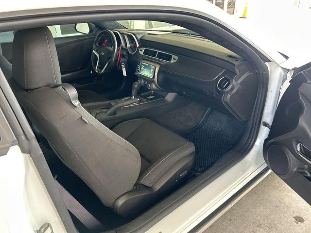 Photo of 2015 Summit White Chevrolet Camaro