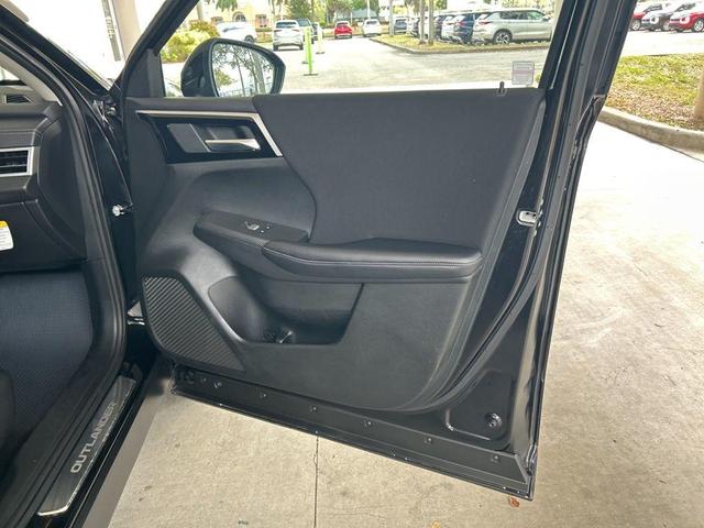 Photo of 2024 Black Mitsubishi Outlander