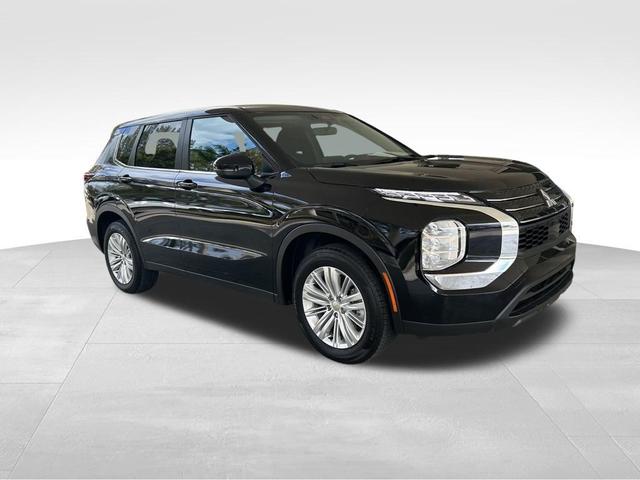 Photo of 2024 Black Mitsubishi Outlander
