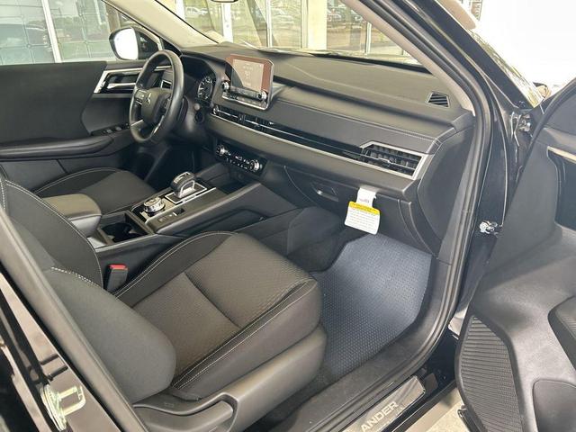 Photo of 2024 Black Mitsubishi Outlander