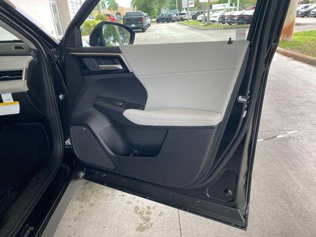 Photo of 2025 Black Diamond Mitsubishi Outlander