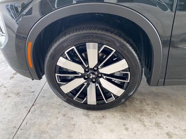 Photo of 2025 Black Diamond Mitsubishi Outlander