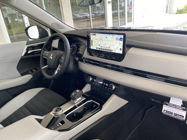 Photo of 2025 Black Diamond Mitsubishi Outlander