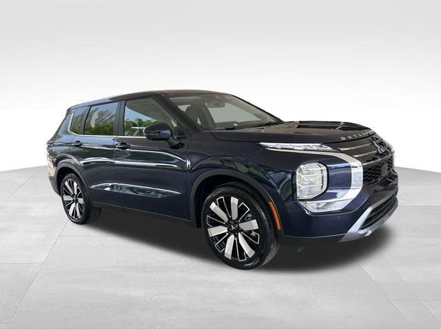 Photo of 2025 Cosmic Blue Metallic Mitsubishi Outlander