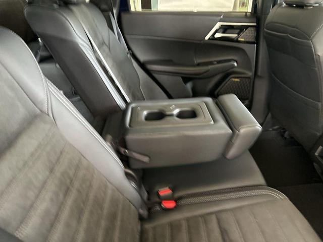 Photo of 2025 Cosmic Blue Metallic Mitsubishi Outlander