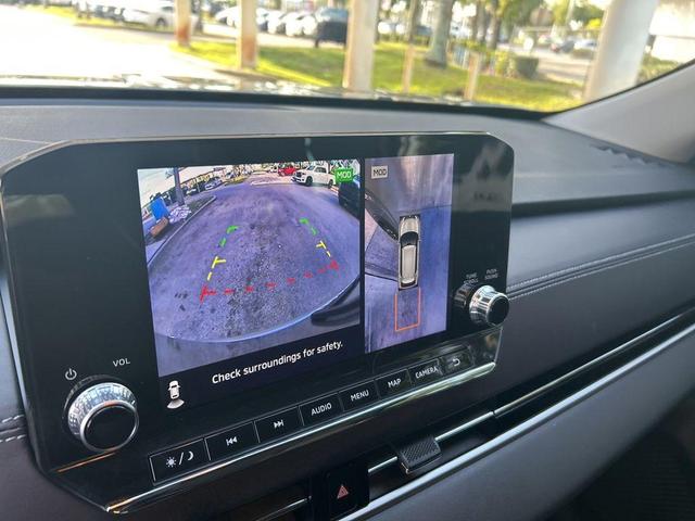 Photo of 2023 Silver Mitsubishi Outlander