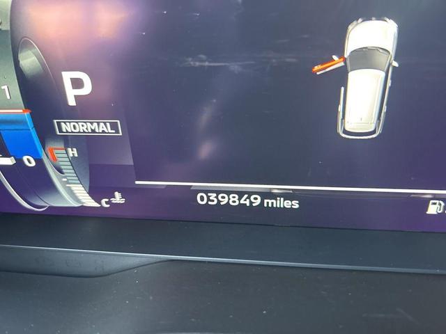 Photo of 2023 Silver Mitsubishi Outlander
