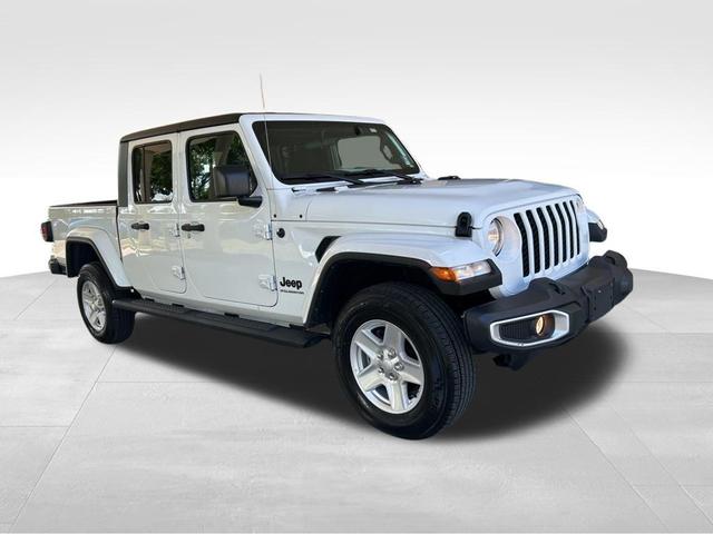 Photo of 2023 Bright White Clearcoat Jeep Gladiator