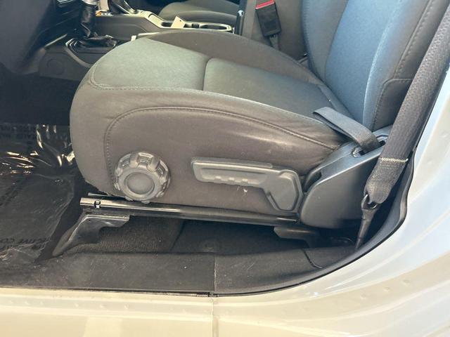 Photo of 2023 Bright White Clearcoat Jeep Gladiator