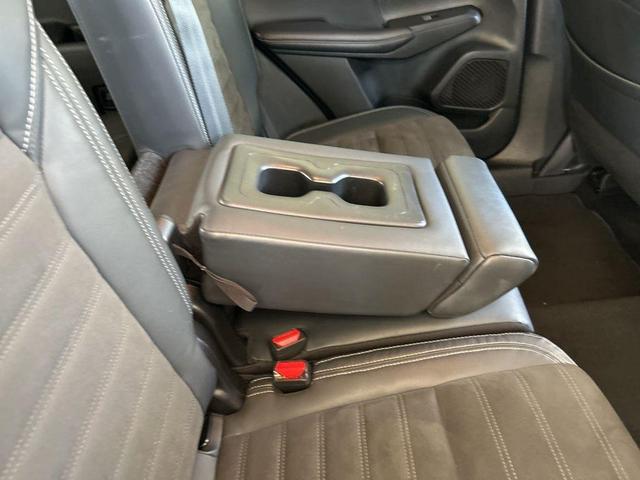 Photo of 2023 Blue Mitsubishi Outlander PHEV