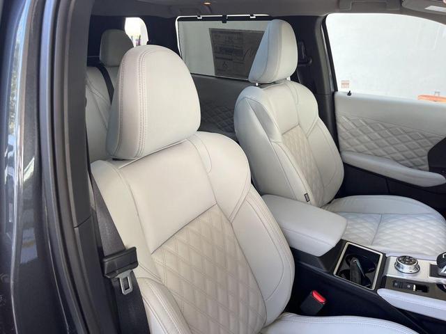 Photo of 2025 Graphite Gray Mitsubishi Outlander PHEV