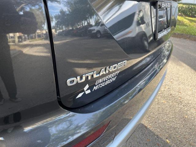 Photo of 2025 Graphite Gray Mitsubishi Outlander PHEV