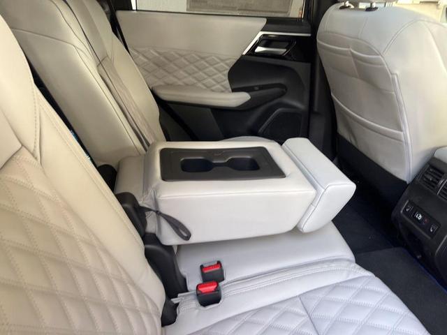 Photo of 2025 Graphite Gray Mitsubishi Outlander PHEV