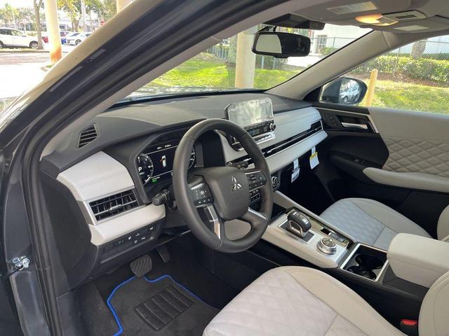 Photo of 2025 Graphite Gray Mitsubishi Outlander PHEV