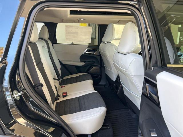 Photo of 2025 Black Diamond Mitsubishi Outlander