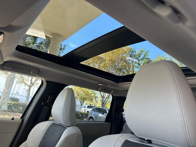 Photo of 2025 Black Diamond Mitsubishi Outlander