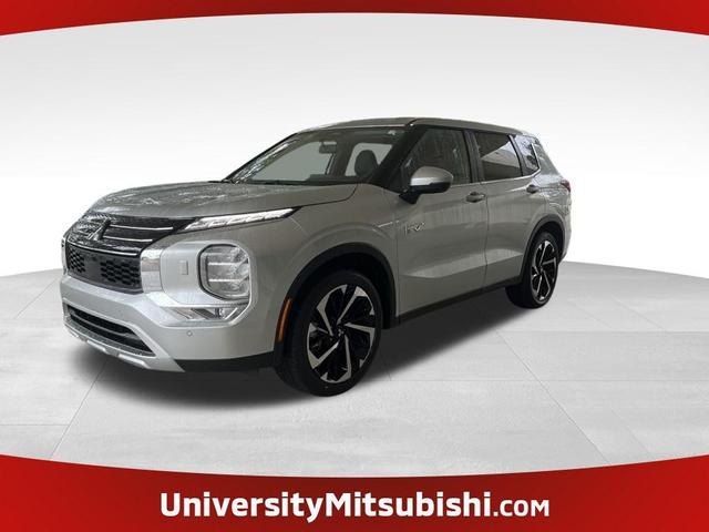 Photo of 2025 Alloy Silver Metallic Mitsubishi Outlander PHEV