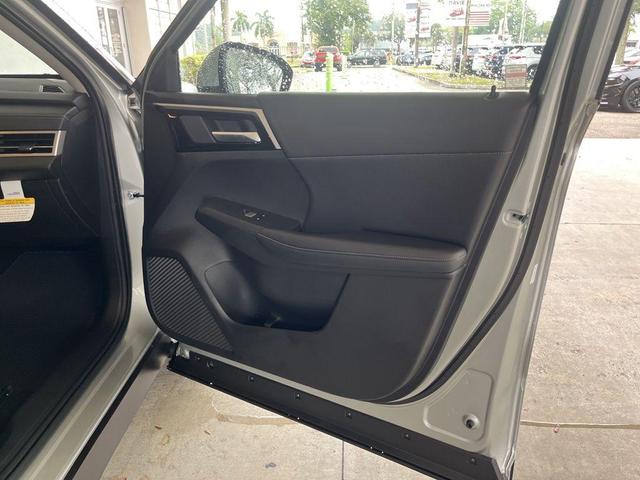 Photo of 2025 Alloy Silver Metallic Mitsubishi Outlander PHEV