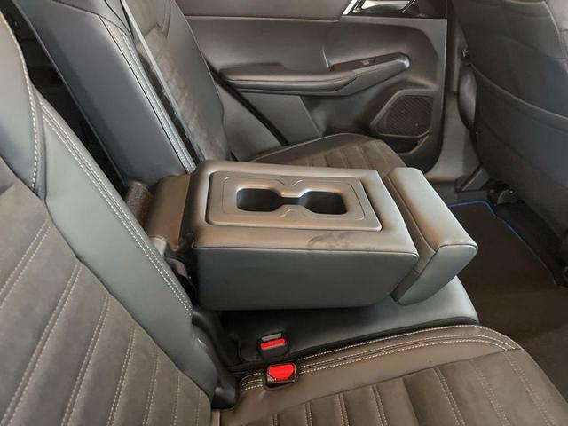 Photo of 2025 Alloy Silver Metallic Mitsubishi Outlander PHEV
