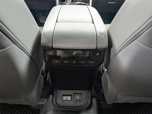 Photo of 2024 Celestial Silver Metallic Toyota Highlander