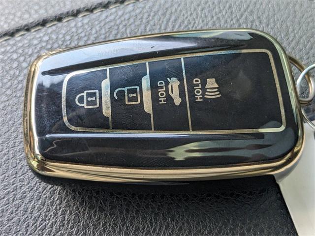 Photo of 2018 Black Toyota Camry