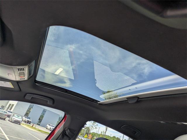 Photo of 2025 Kings Red Metallic With Black Roof Volkswagen Jetta GLI