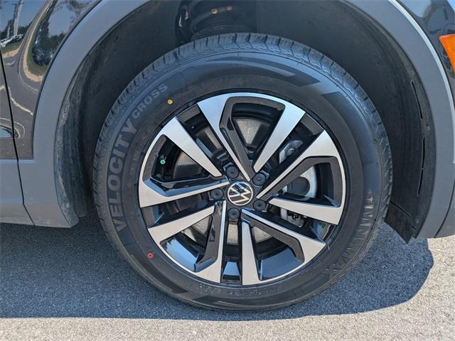 Photo of 2022 Deep Black Pearl Effect Volkswagen Tiguan