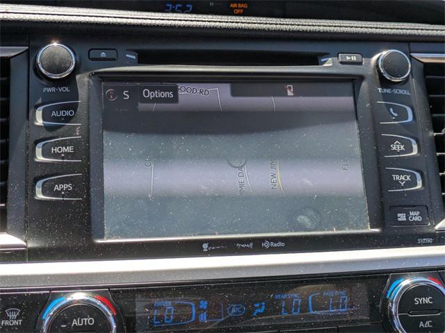 Photo of 2019 Blizzard Pearl Toyota Highlander