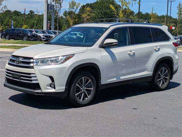 Photo of 2019 Blizzard Pearl Toyota Highlander