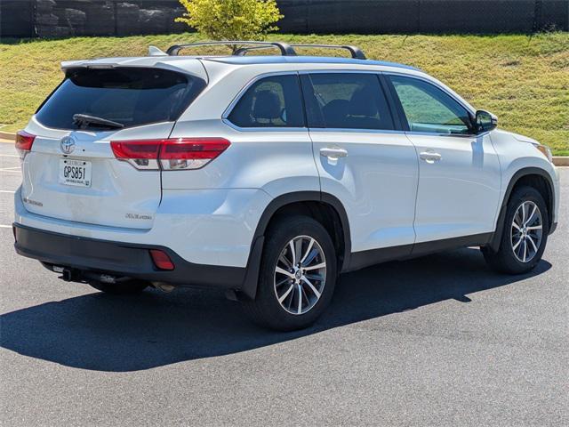 Photo of 2019 Blizzard Pearl Toyota Highlander