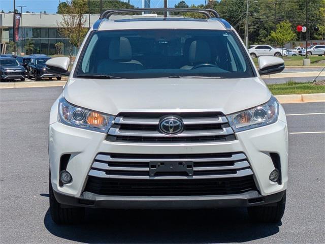 Photo of 2019 Blizzard Pearl Toyota Highlander
