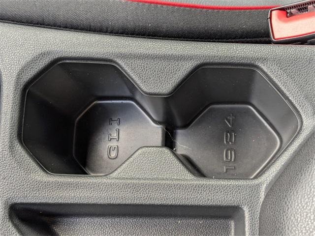 Photo of 2024 Pure White Volkswagen Jetta GLI