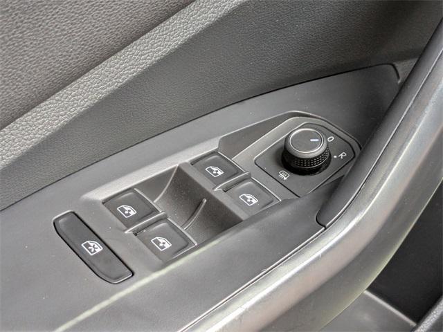 Photo of 2024 Pure White Volkswagen Jetta GLI