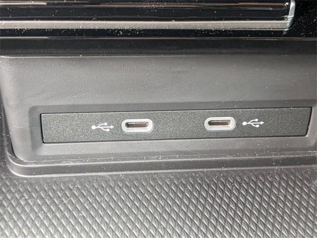 Photo of 2025 Silver Mist Metallic Volkswagen Atlas Cross Sport