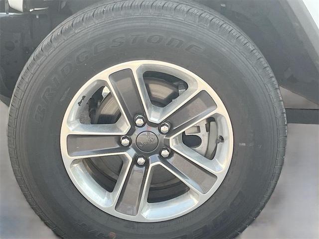 Photo of 2021 Bright White Clearcoat Jeep Wrangler Unlimited