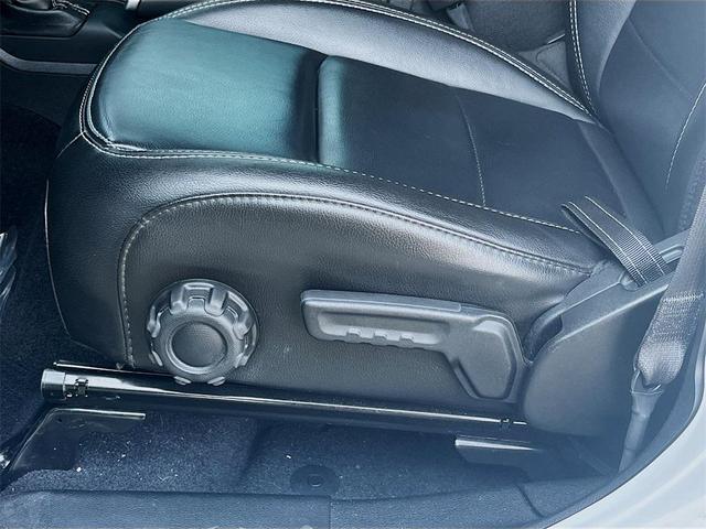 Photo of 2021 Bright White Clearcoat Jeep Wrangler Unlimited