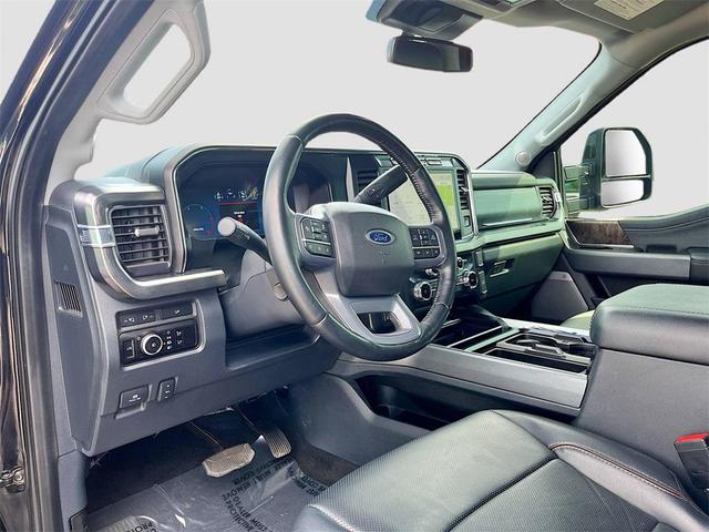 Photo of 2023 Agate Black Metallic Ford F-250