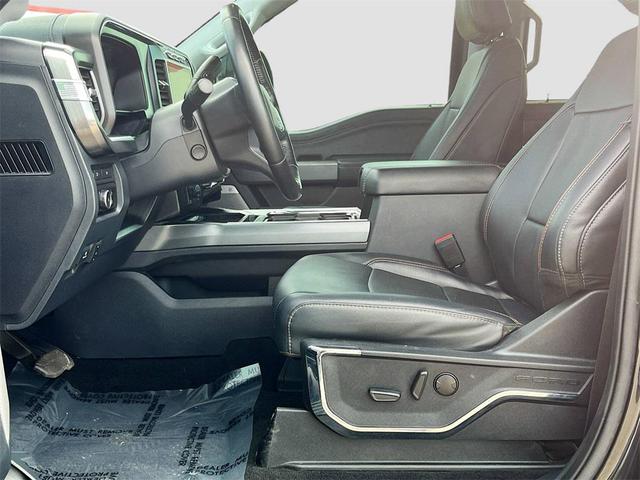 Photo of 2023 Agate Black Metallic Ford F-250