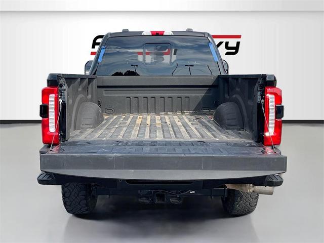 Photo of 2023 Agate Black Metallic Ford F-250