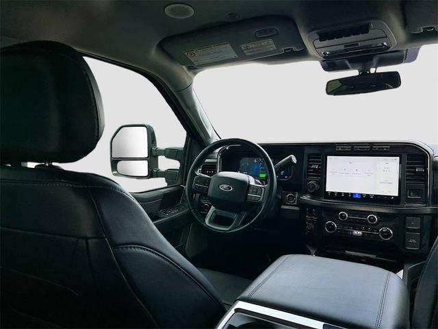 Photo of 2023 Agate Black Metallic Ford F-250