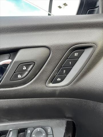 Photo of 2022 Summit White GMC Acadia