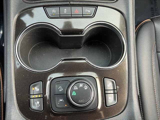 Photo of 2022 Summit White GMC Acadia