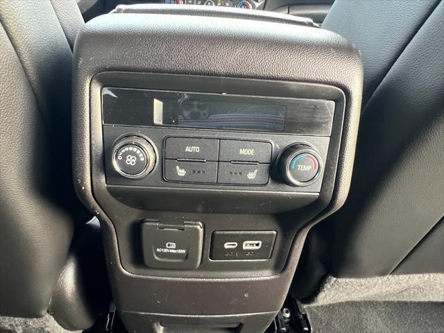 Photo of 2022 Summit White GMC Acadia
