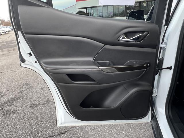 Photo of 2022 Summit White GMC Acadia