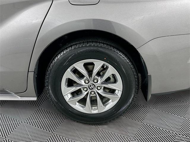 Photo of 2023 Predawn Gray Mica Toyota Sienna